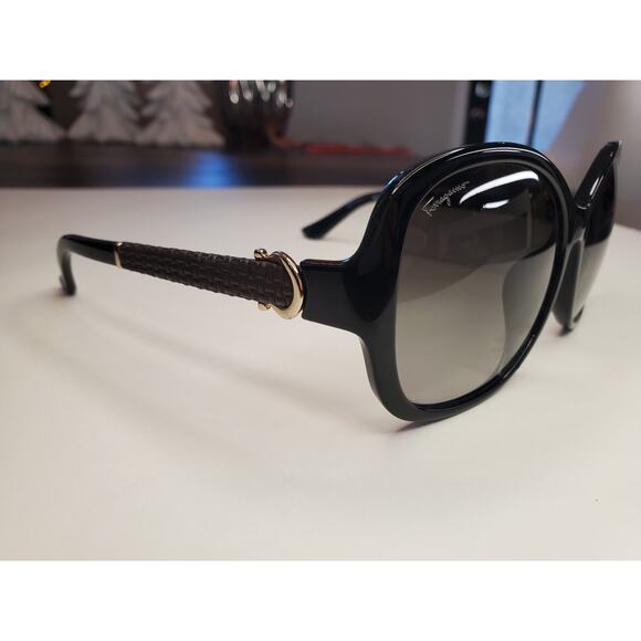 Salvatore Ferragamo SF744SLA Sunglasses main image 9